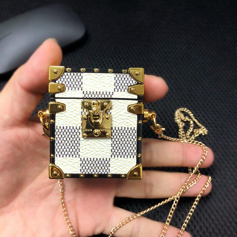 Square with chain Airpods case