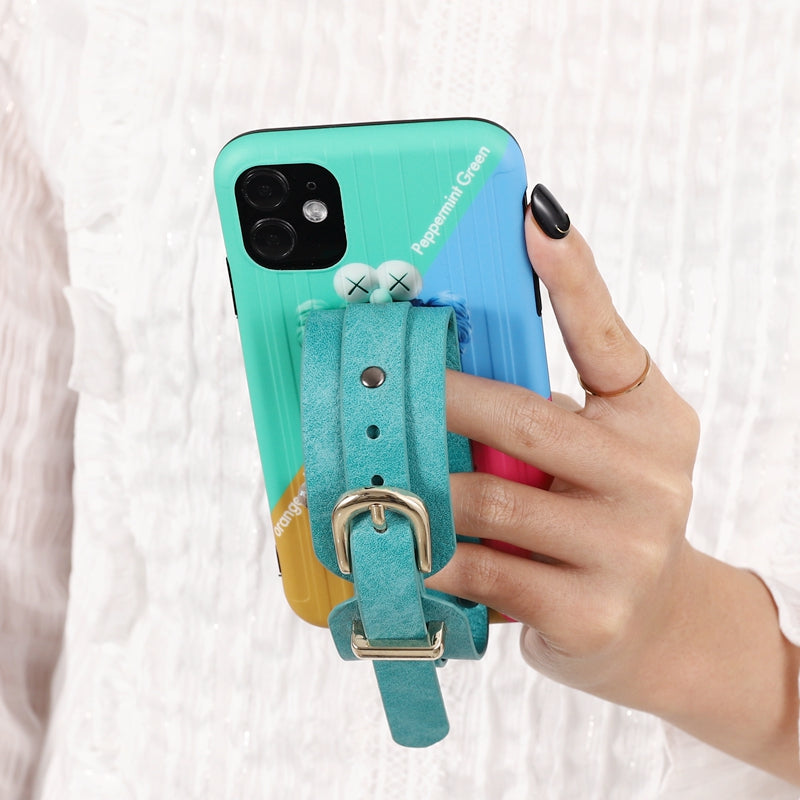 LUXURIOUS WRISTBAND PHONE CASE