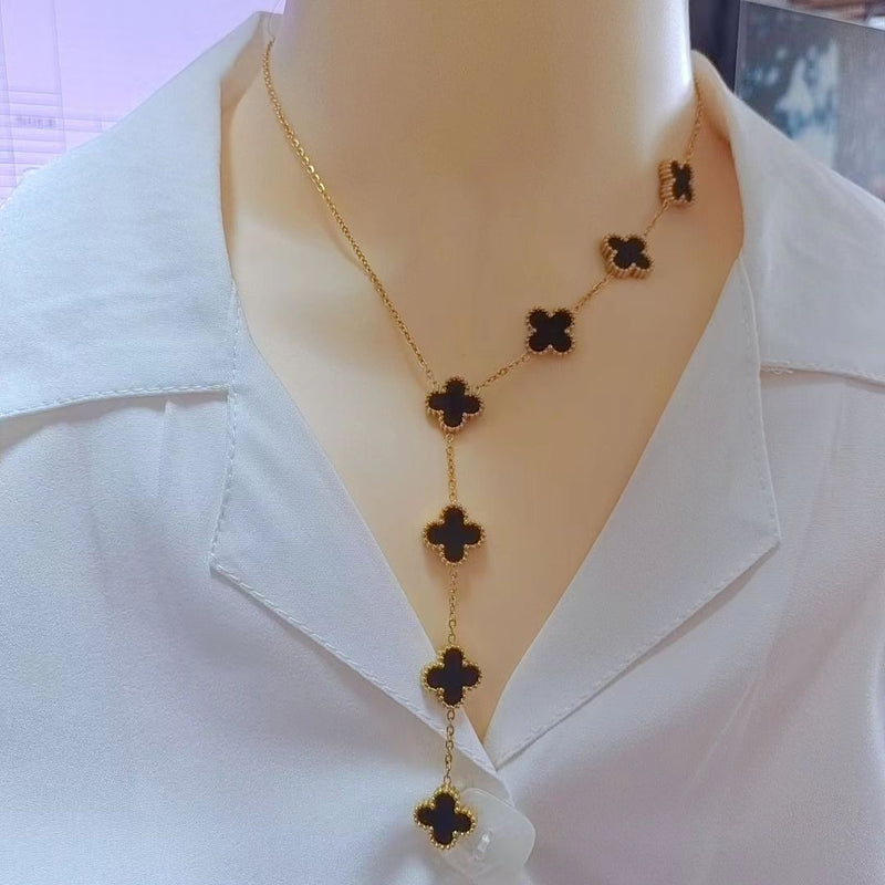 2023 New Fashion Clover Necklace