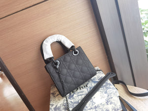 MEDIUM LADY BAG