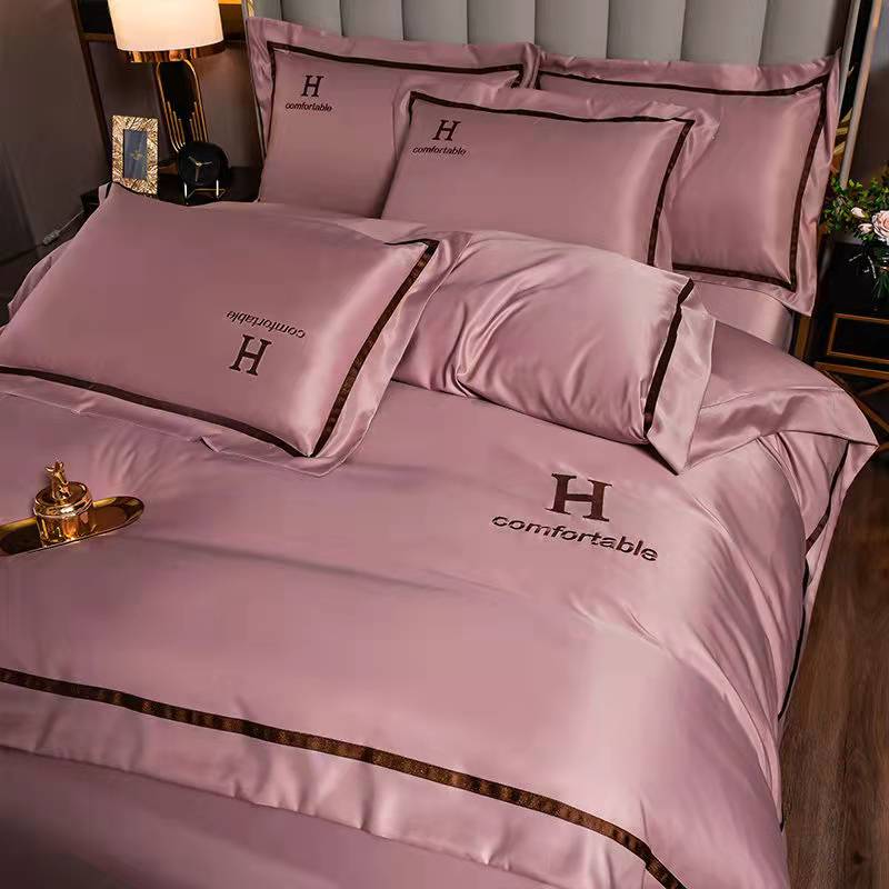 High quality Comfortable Silk ice silk Four-Piece Suit  Bed Supplies