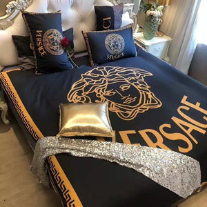 Luxurious Skin-friendly four-piece bedding