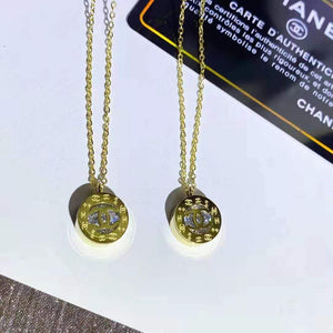 18k Solitaire Necklace Ladies