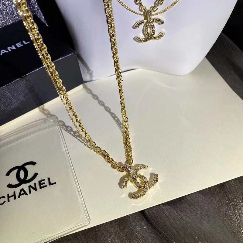 Luxury Fashion Diamond Pendant Necklace