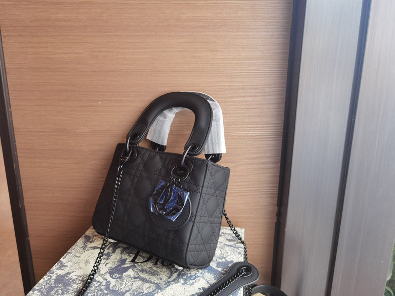 MEDIUM LADY BAG