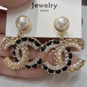 Small fragrant diamond pearl earrings