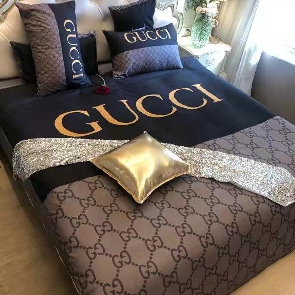 Luxurious Skin-friendly four-piece bedding