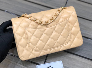 Chanel cream 20cm