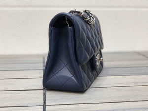 Chanel navy 20cm